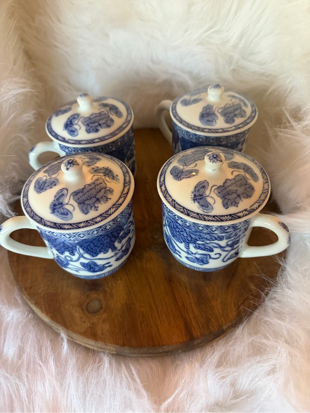 Blue and White Porcelain Tea Cups with Lids - Classic Floral Design